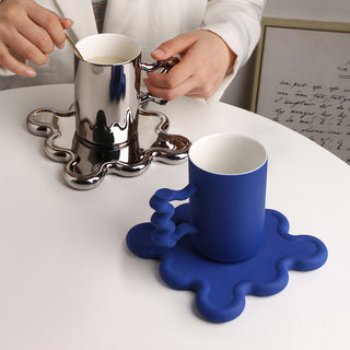 Auramma Collections Avant Basic Funky Wavy Puddle Shape Matte Blue Glossy Silver Mug Plate Set