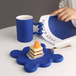 Auramma Collections Avant Basic Funky Wavy Puddle Shape Matte Blue Glossy Silver Mug Plate Set