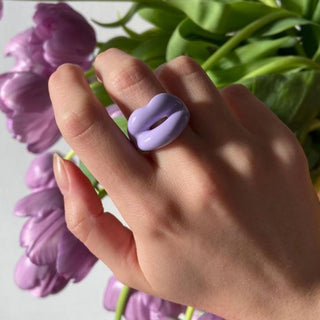 Auramma Collections Y2K Funky Solid Color Green Yellow Red White Purple Hot Pink Lips Shaped Rings