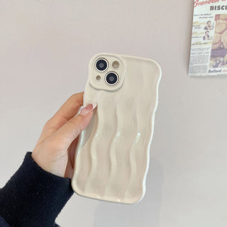 Glossy Linear Wavy (iPhone 17 Series)